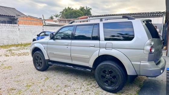 MITSUBISHI PAJERO 2.5 HD 4X4 8V TURBO INTERCOOLER DIESEL 4P MANUAL MITSUBISHI PAJERO 2.5 HD 4X4 8V TURBO INTERCOOLER DIESEL 4P MANUAL